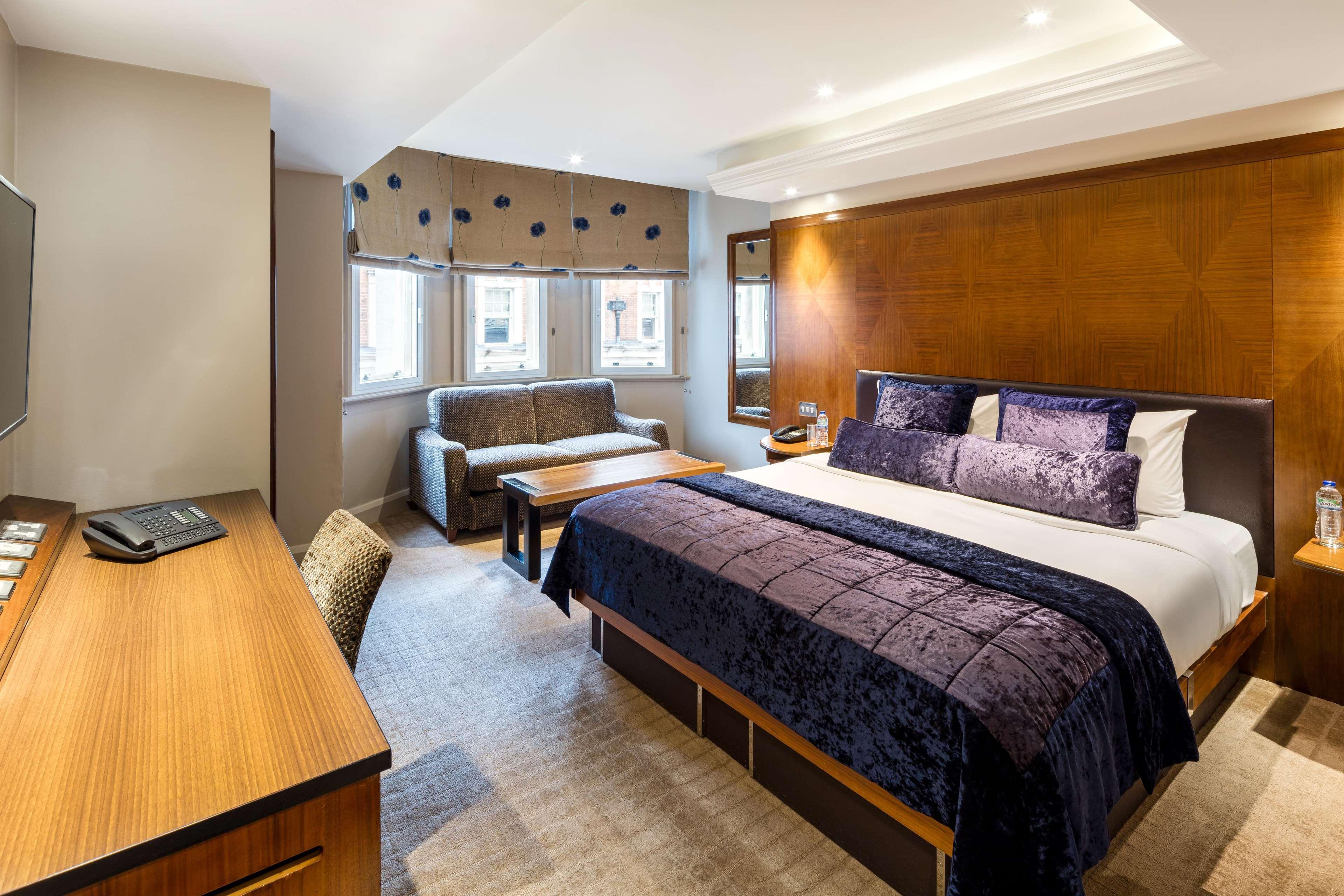 Radisson Blu Hotel, Tottenham Court Road Hotel 4*