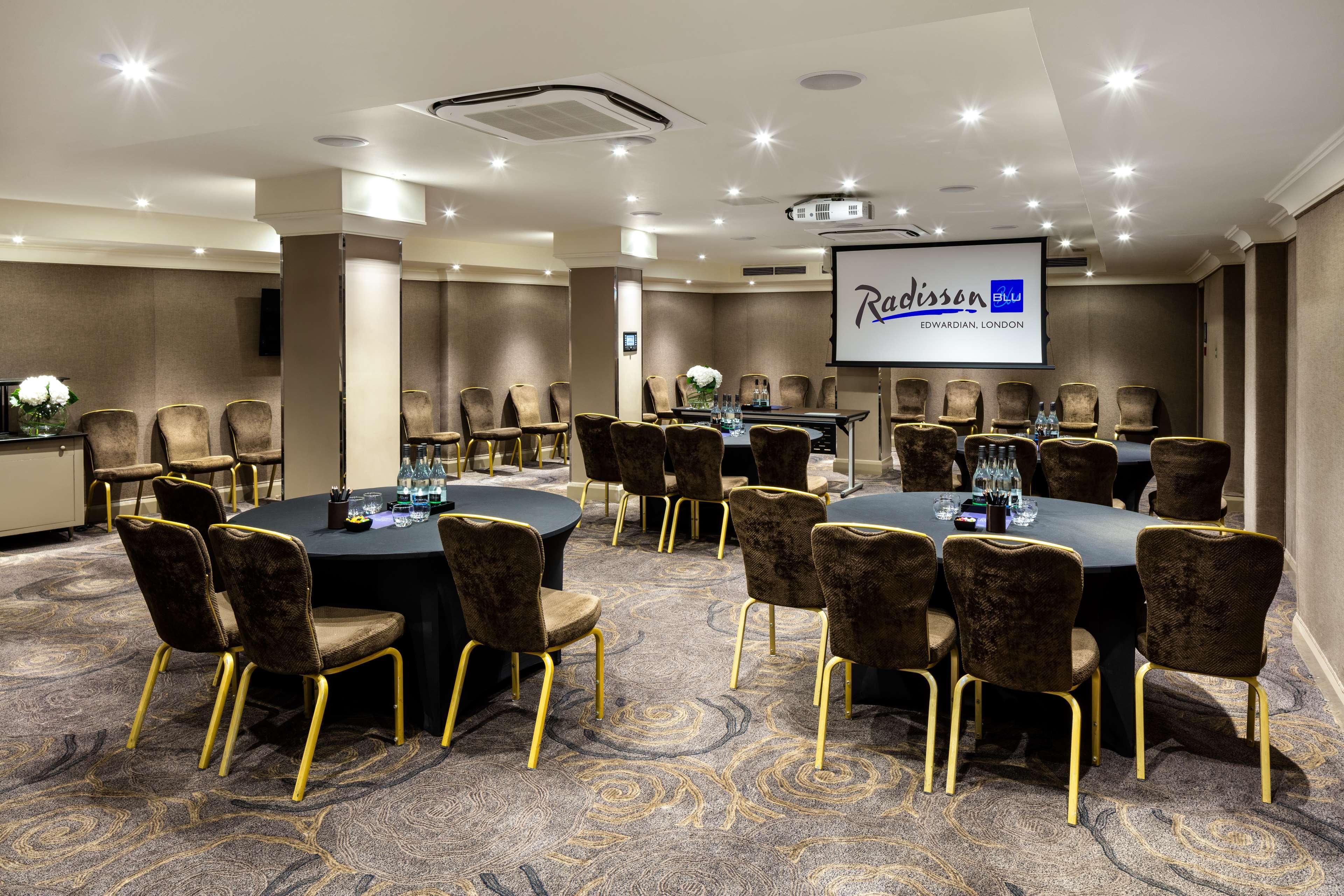 Radisson Blu Hotel, Tottenham Court Road Hotel London