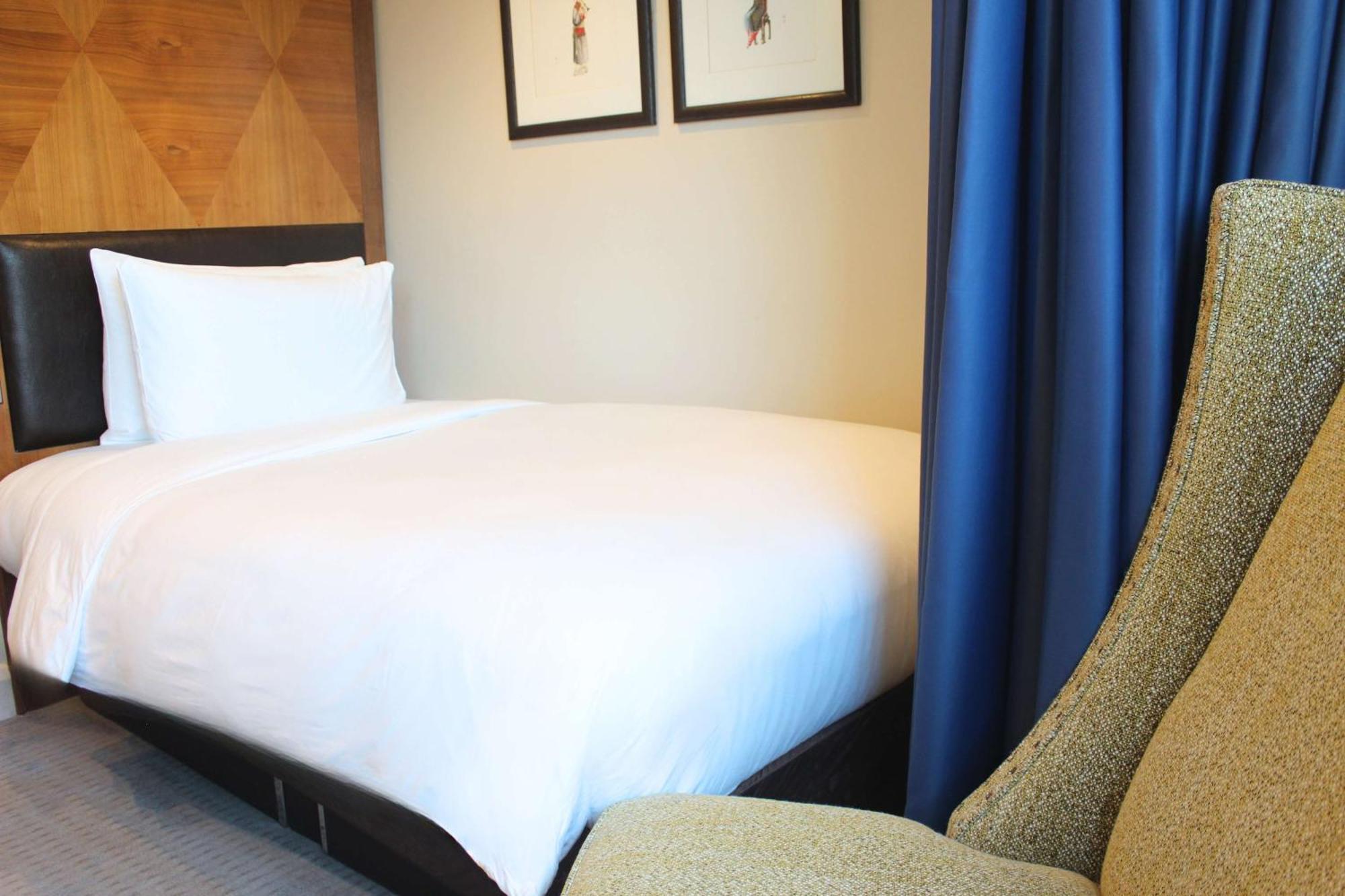 Hotel Radisson Blu Hotel, Tottenham Court Road 4*