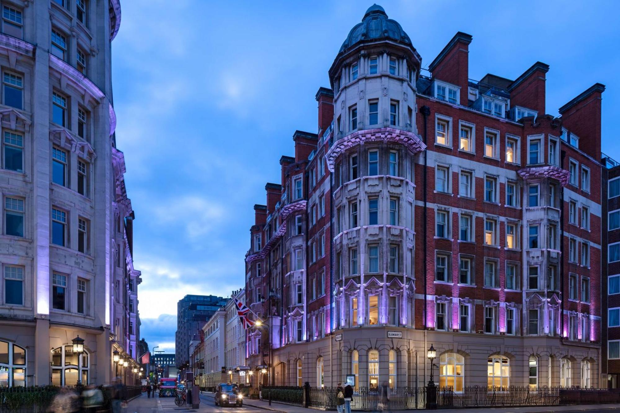 Radisson Blu Hotel, Tottenham Court Road 4*