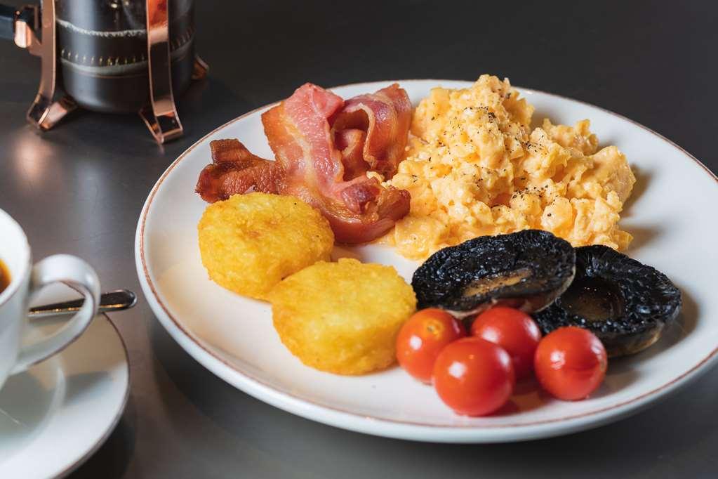 Radisson Blu Hotel, Tottenham Court Road 4* London